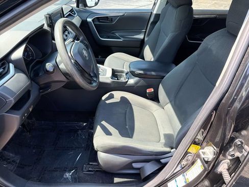 Used 2020 Toyota RAV4 LE AWD/4WD image 15
