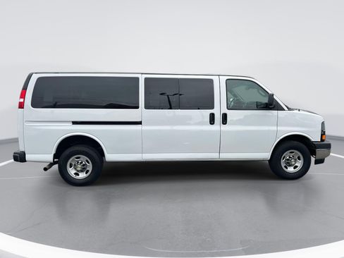 Used 2024 Chevrolet Express 3500 LT w/ LT Preferred Equipment Group RWD image 4