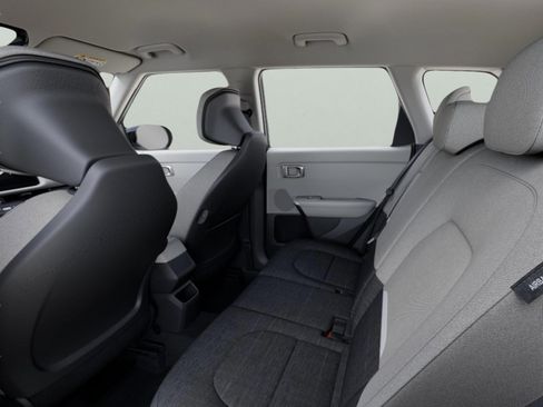 New 2027 Kia Seltos S FWD image 18