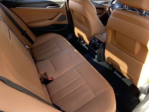 Used 2023 BMW 530i w/ Premium Package image 15