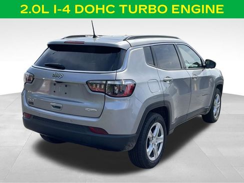 Used 2024 Jeep Compass Latitude w/ Convenience Group AWD/4WD image 9