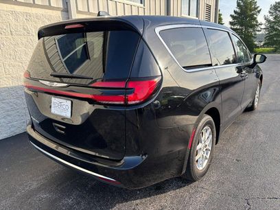Used 2024 Chrysler Pacifica Touring-L