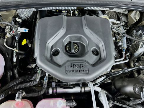 Used 2022 Jeep Grand Cherokee Limited 4xe image 34