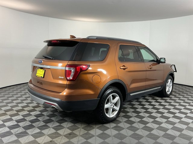 Used 2017 Ford Explorer XLT AWD/4WD image 5