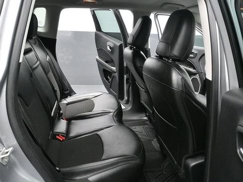 Used 2020 Jeep Compass Latitude w/ Cold Weather Group image 23