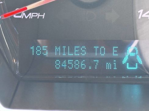 Used 2011 Ford Taurus SE image 23