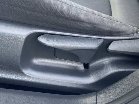 Used 2020 Toyota Corolla LE FWD image 18