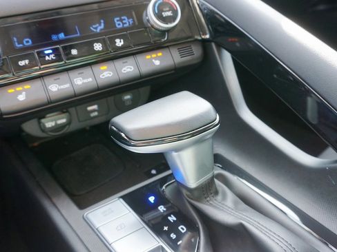 Used 2024 Hyundai Elantra SEL w/ Convenience Package image 17