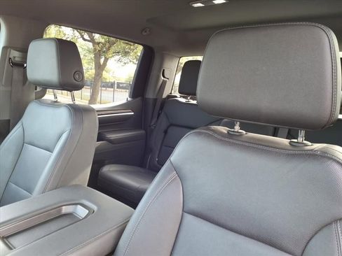 Used 2025 GMC Sierra 1500 SLT image 15