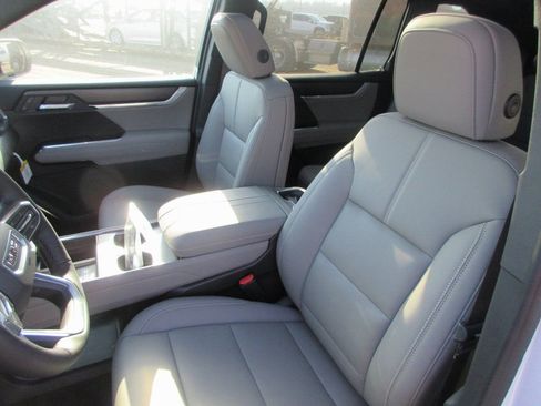 New 2026 GMC Acadia Elevation w/ Super Cruise Package AWD/4WD image 13