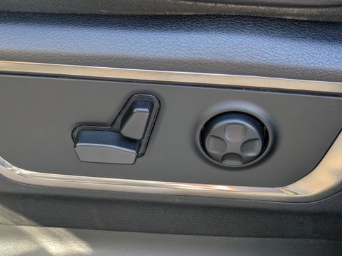 Used 2021 RAM 1500 Limited image 11