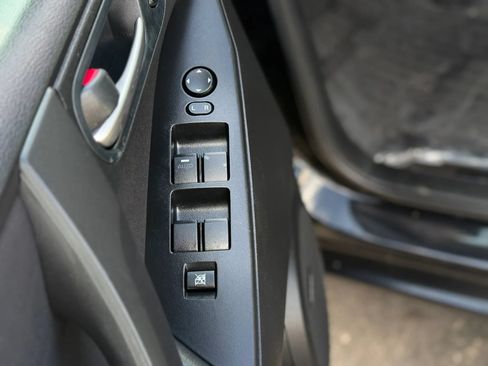 Used 2010 MAZDA MAZDA3 i Touring FWD image 27
