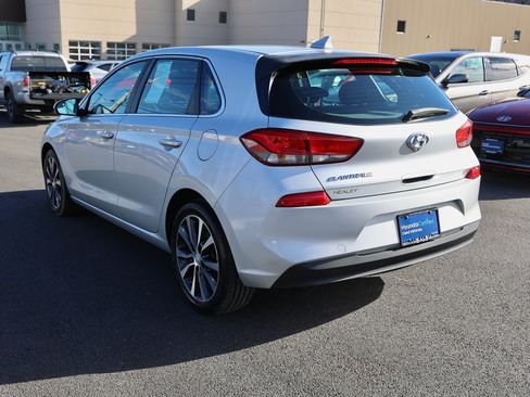 Used 2018 Hyundai Elantra GT image 5