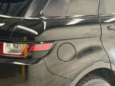 Used 2018 Land Rover Range Rover Evoque SE Premium image 10