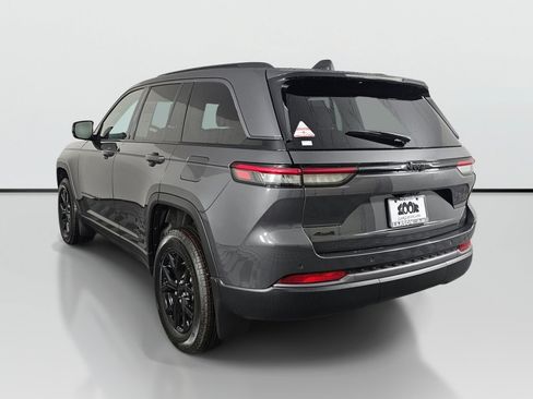 New 2026 Jeep Grand Cherokee Altitude AWD/4WD image 7