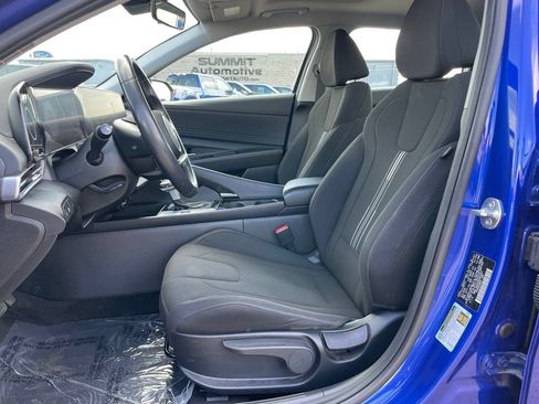 Used 2025 Hyundai Elantra SEL FWD image 7