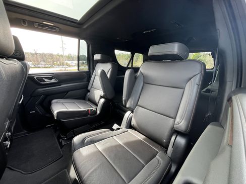 Used 2023 Chevrolet Suburban High Country image 43