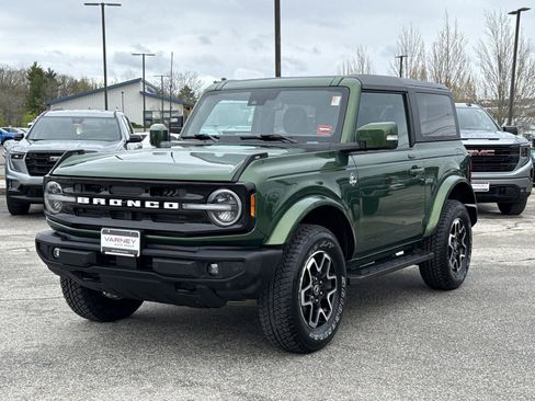 Used 2023 Ford Bronco Outer Banks AWD/4WD image 1