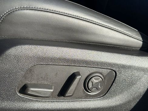 Used 2025 Kia Carnival LXS image 14