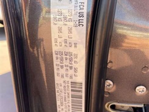 Used 2019 Jeep Cherokee Latitude Plus image 17