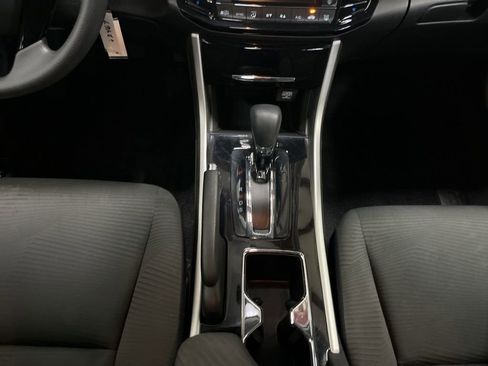 Used 2017 Honda Accord LX image 9