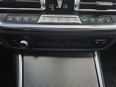 Used 2022 BMW 330i Sedan w/ M Sport Package RWD image 18