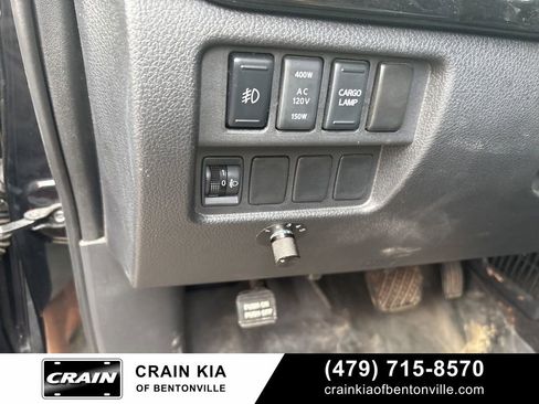 Used 2018 Nissan Titan SL w/ Midnight Edition AWD/4WD image 13