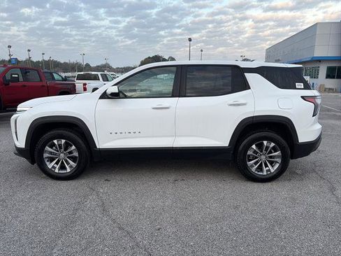 Used 2025 Chevrolet Equinox LT image 4