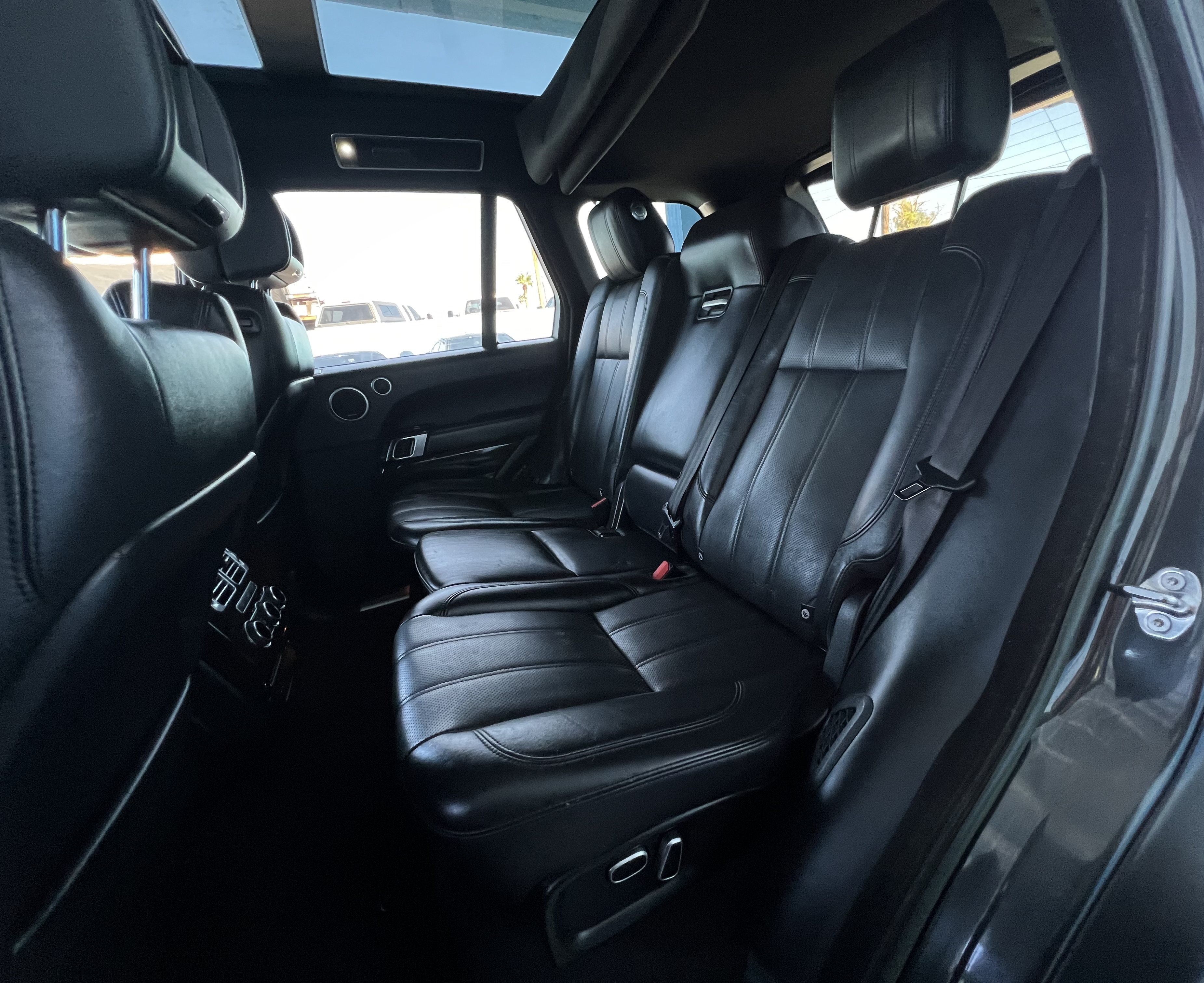 Used 2013 Land Rover Range Rover Supercharged AWD/4WD image 19