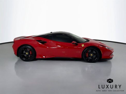 Used 2021 Ferrari F8 Tributo RWD image 5