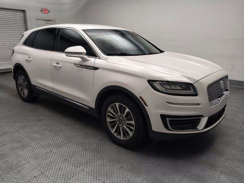 Used 2019 Lincoln Nautilus Select AWD/4WD image 11
