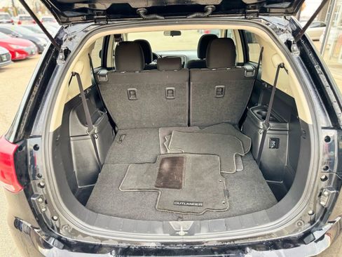 Used 2017 Mitsubishi Outlander SE image 8