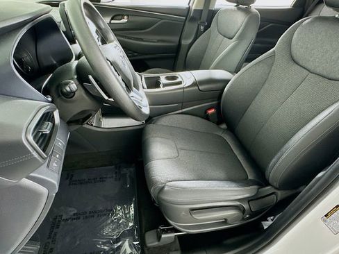 Used 2023 Hyundai Santa Fe SE image 9