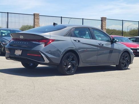 New 2026 Hyundai Elantra SEL Sport FWD image 4
