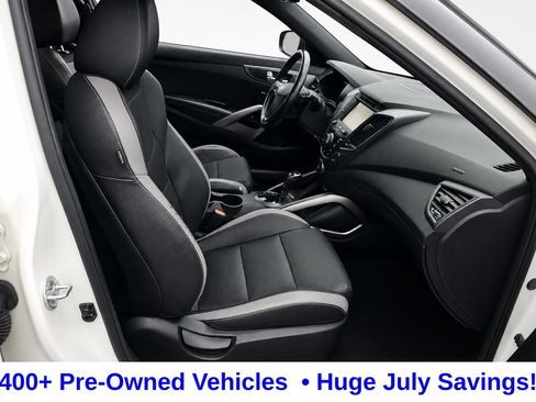 Used 2016 Hyundai Veloster Turbo FWD image 15