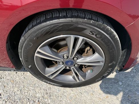 Used 2014 Ford Focus SE w/ SE Sport Package FWD image 24