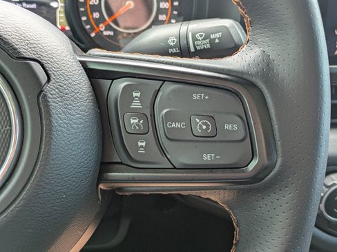Used 2024 Jeep Gladiator Mojave AWD/4WD image 26