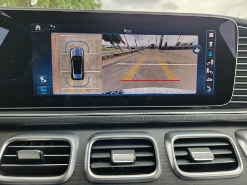 Used 2024 Mercedes-Benz GLE 350 4MATIC image 17