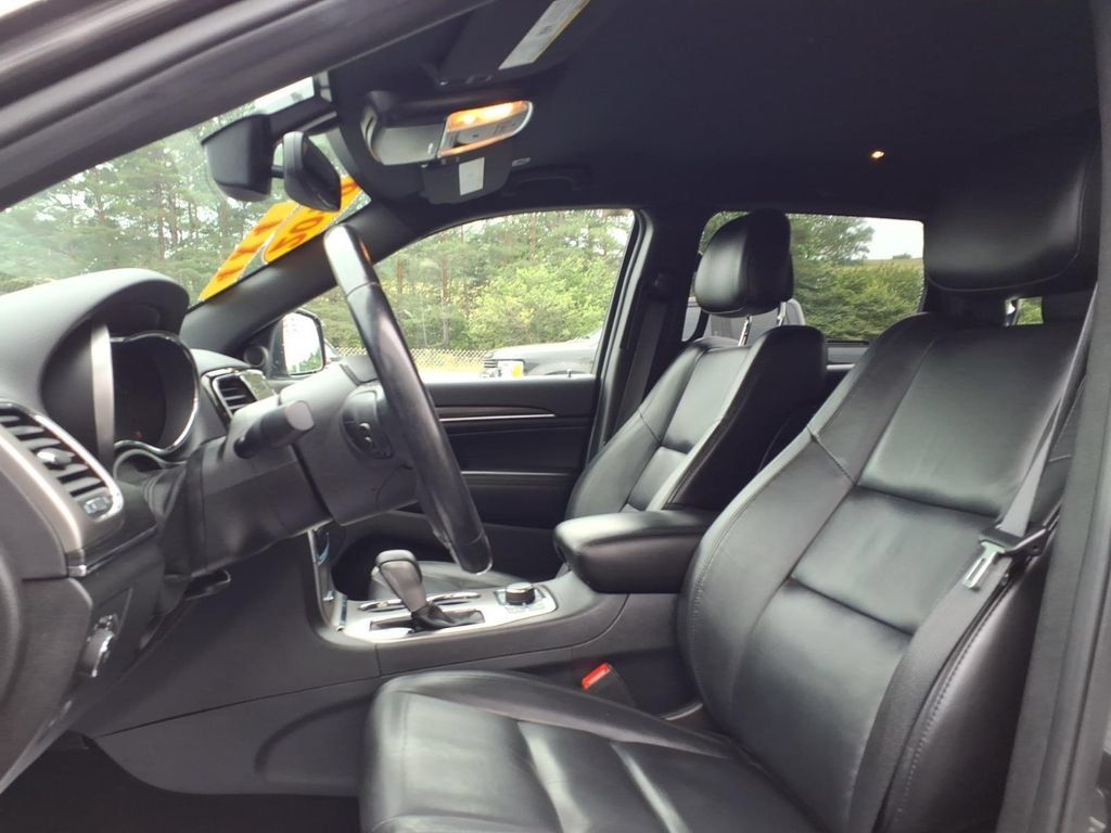 Used 2019 Jeep Grand Cherokee Limited AWD/4WD image 11