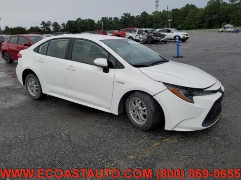 Used 2020 Toyota Corolla LE image 3