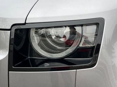 Used 2022 Land Rover Defender 110 X-Dynamic SE AWD/4WD image 11