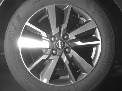 Used 2025 Nissan Versa SV image 15