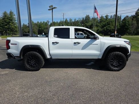 Used 2024 Chevrolet Colorado Trail Boss w/ Technology Package AWD/4WD image 29