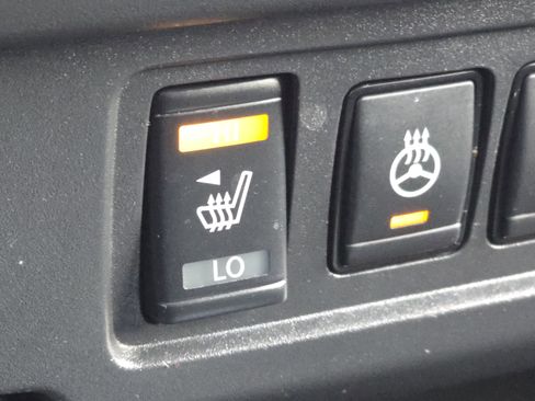 Used 2023 Nissan Frontier SV w/ SV Convenience Package image 24