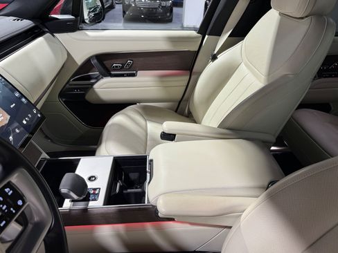 Used 2025 Land Rover Range Rover Long Wheelbase SE AWD/4WD image 19