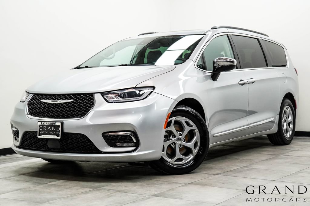Used 2023 Chrysler Pacifica Limited FWD image 1