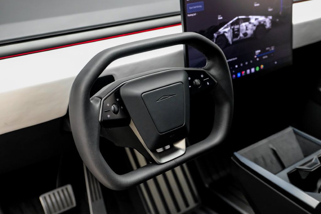 Used 2024 Tesla Cybertruck AWD Crew Cab image 17