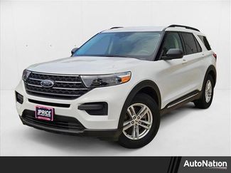 Used 2020 Ford Explorer XLT image 1