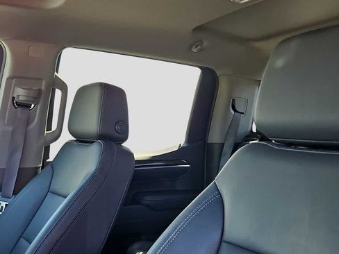 Used 2024 Chevrolet Silverado 1500 LT Trail Boss w/ Convenience Package II AWD/4WD image 15