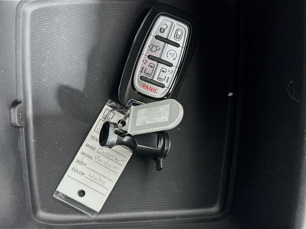 New 2026 Chrysler Pacifica Select AWD/4WD image 20